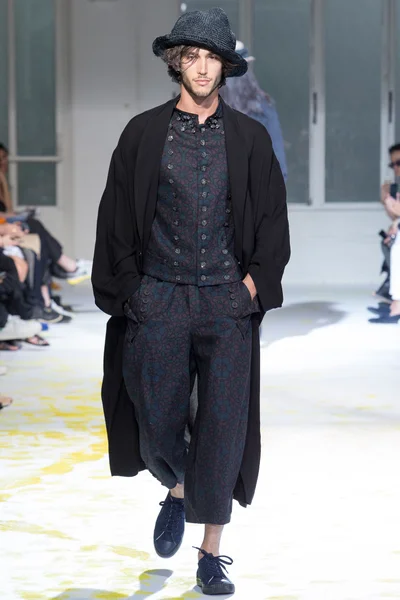 Look 25